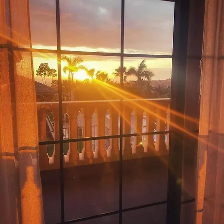 Wonderful With Ocean View! Madronal. Tenerife South! דירה *